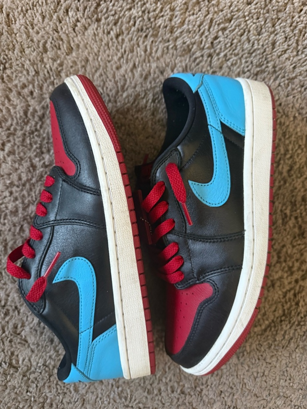 Nike Jordan 1 low unc Chicago 8.5 women’s 7 men’s great condition